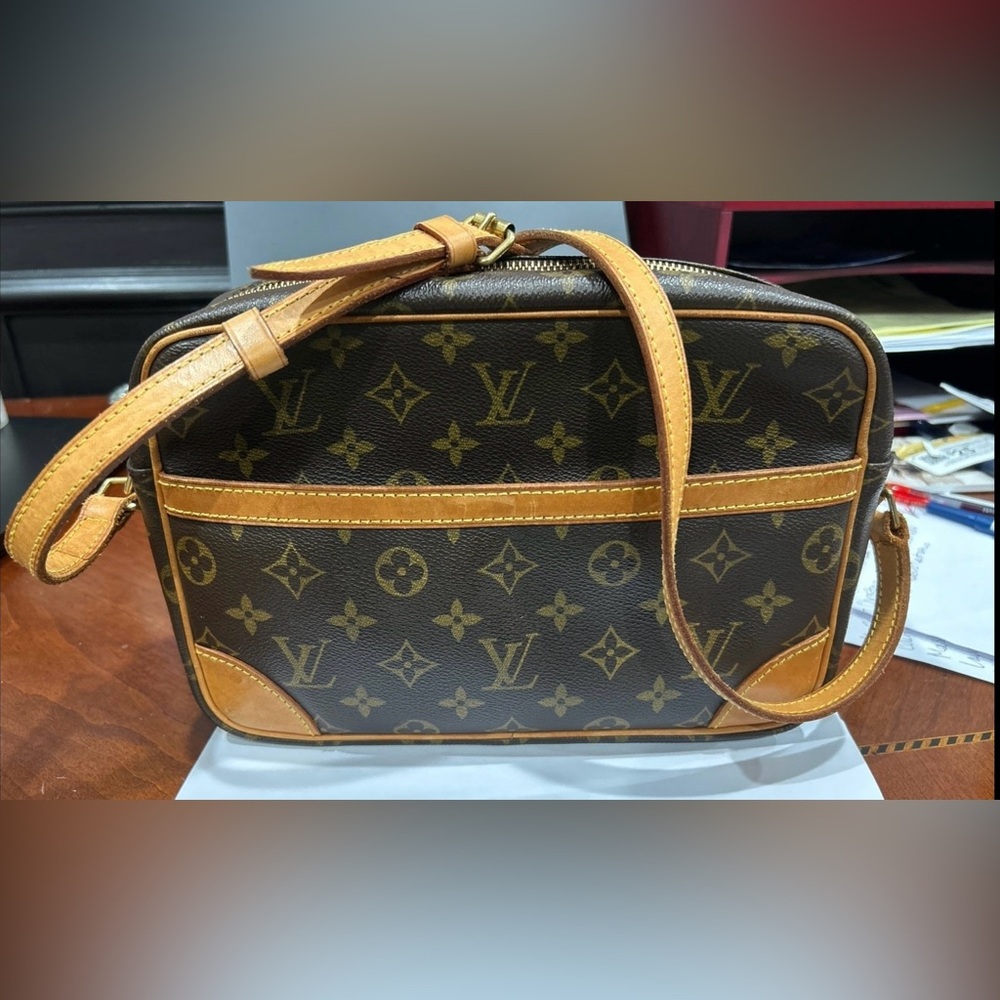 Authentic Louis Vuitton Monogram Trocadero 27